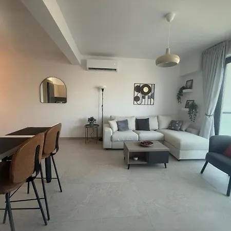 1 Min Walk To Sea, Modern Mackenzie 1br Flat Apartament *