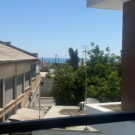 1 Min Walk To Sea, Modern Mackenzie 1br Flat *