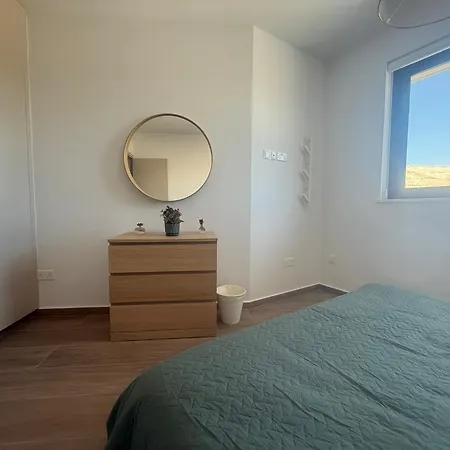 Apartman 1 Min Walk To Sea, Modern Mackenzie 1br Flat Lárnaka