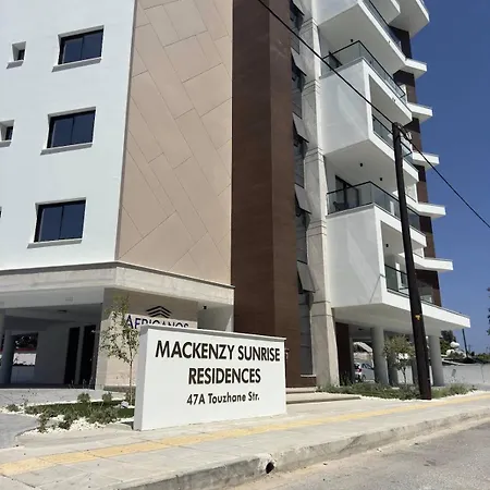 1 Min Walk To Sea, Modern Mackenzie 1br Flat Apartman Lárnaka